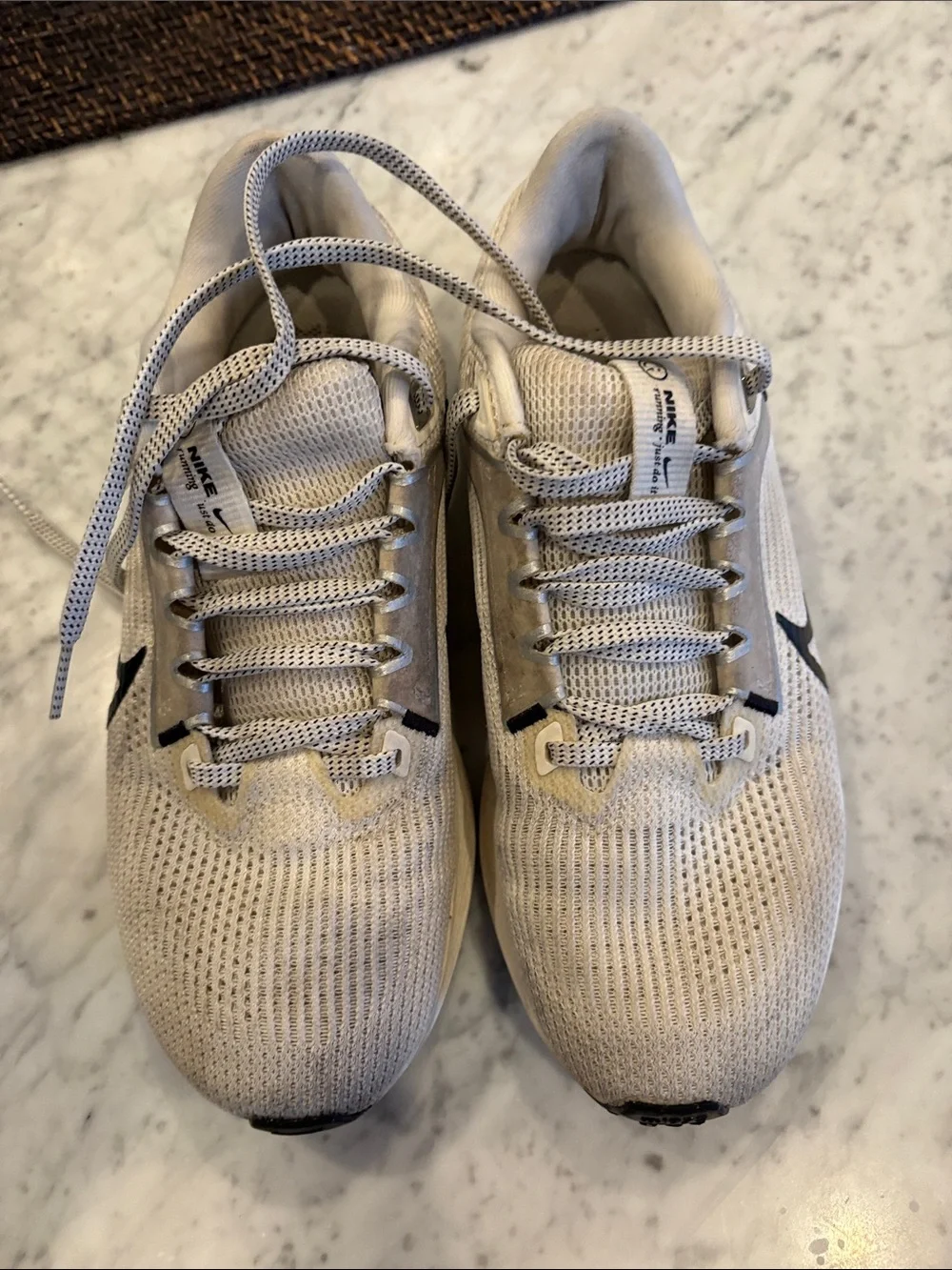 Nike Pegasus White and Black Running Sneakers.  Womens 7 - Picture 5 of 5